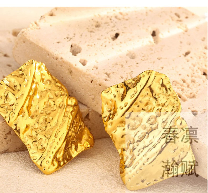 Monolith Textured Studs